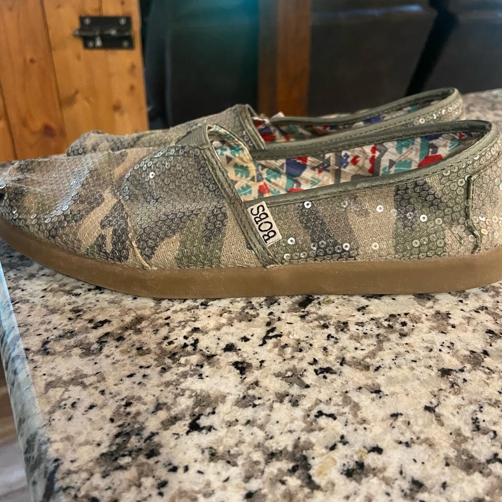 Camo Bobs size 7.5